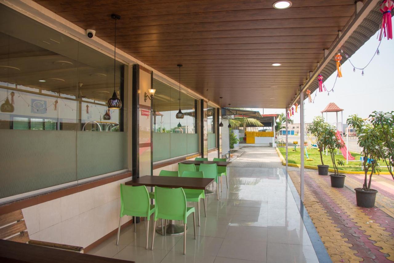 Hotel Rajratna Executive Supe Exterior foto